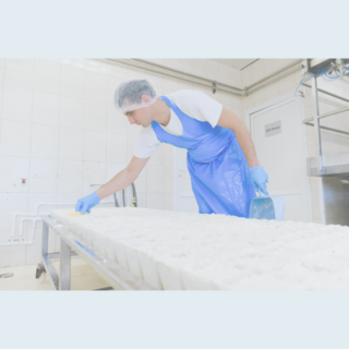 Disposable & Reusable Protective Aprons NZ | Insinc